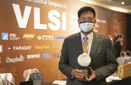 凯发光电董事长彭双浪荣获潘文渊文教基金会 ERSO Award