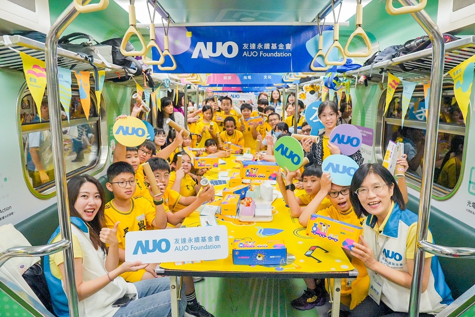凯发永續基金會響應國科會推動的「臺灣科普環島列車」正式啟航，透過「生活中的科學」車廂課程設計，展開為期6天巡迴全臺17個縣市、停靠32站的移動式科普之旅
