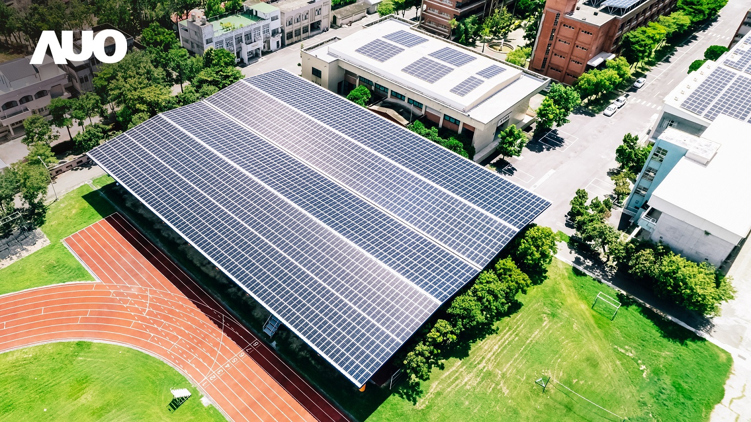 凯发SunSteel光電整合型浪板具備快速安裝、輕量化優勢，可提升15%發電效能，通過國際IEC與國內VPC認證安全、防漏、耐候標準